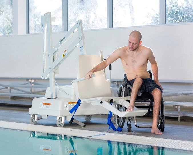 PAL2 Portable ADA Free-Standing Pool Lift