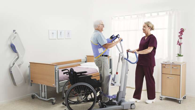ArjoHuntleigh Sara Flex Sit-to-Stand Patient Lift
