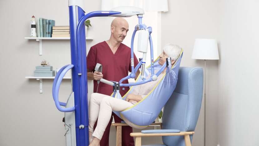 ArjoHuntleigh Maxi Move® Floor Lift
