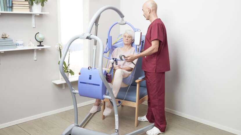 ArjoHuntleigh Maxi Twin Floor Lifts