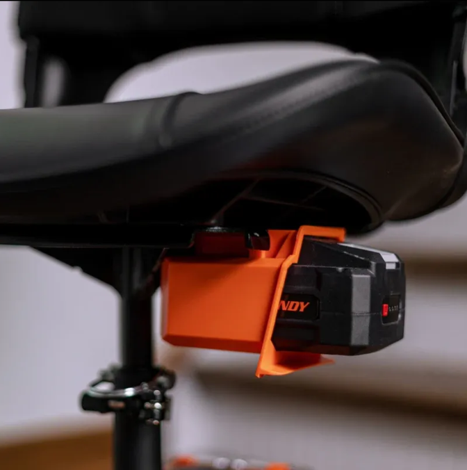 Close-up image of SuperHandy Passport HD Scooter Black