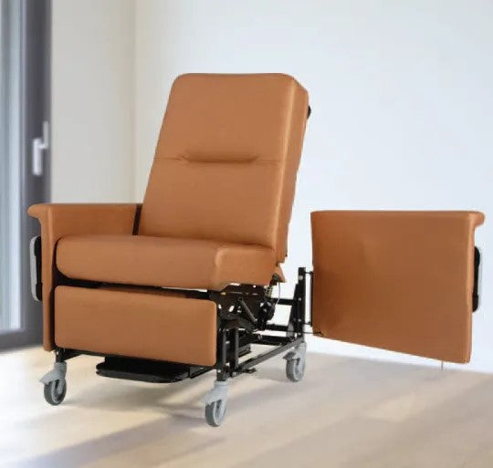 Close-up image of Champion 86 XL Series Bariatric Treatment Recliner and Transporter
