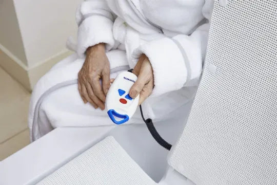 Marine Bath Lift by Clarke Healthcare